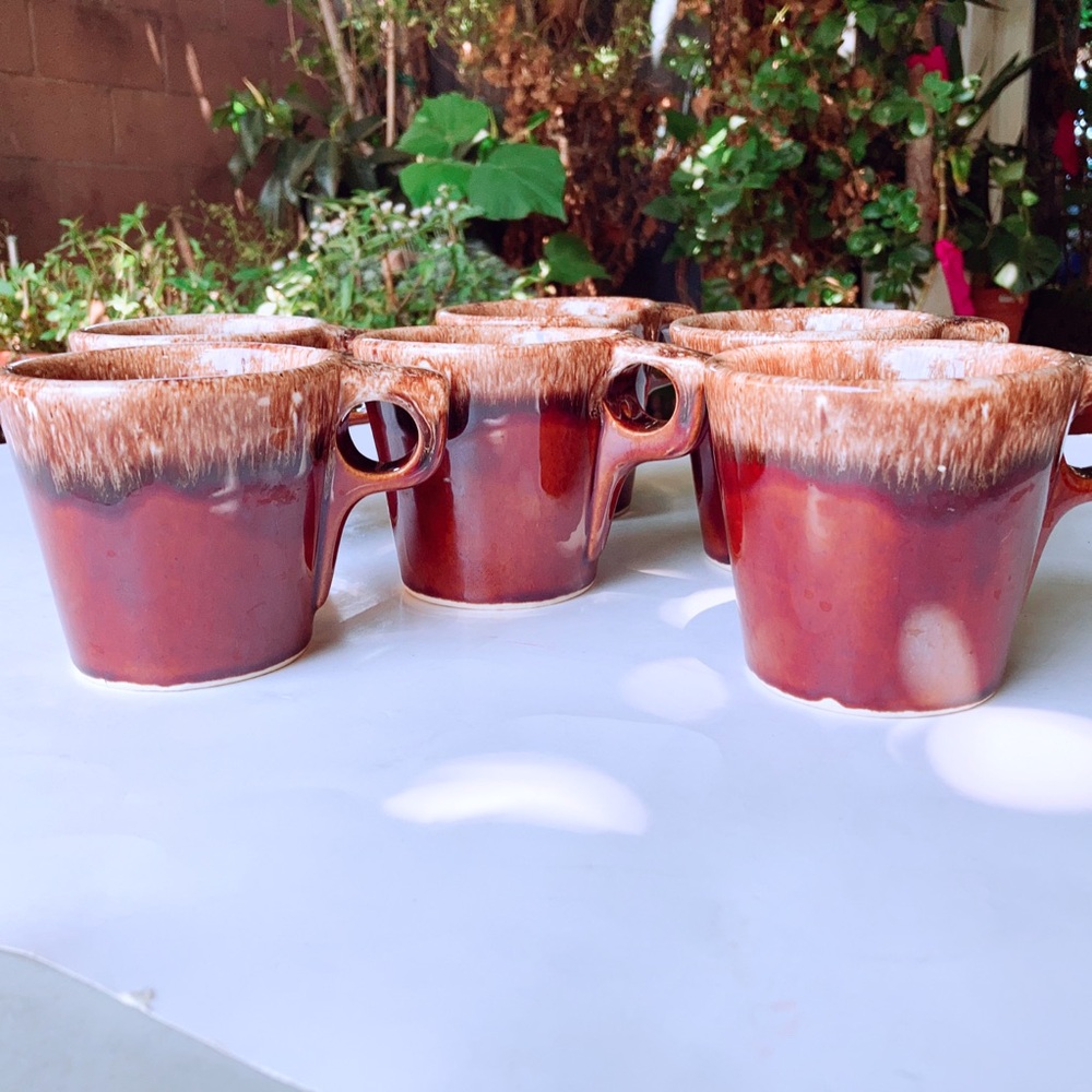 Vintage set of 6 Hull Brown Drip
Coffee stoneware Mugs Made in
the USA